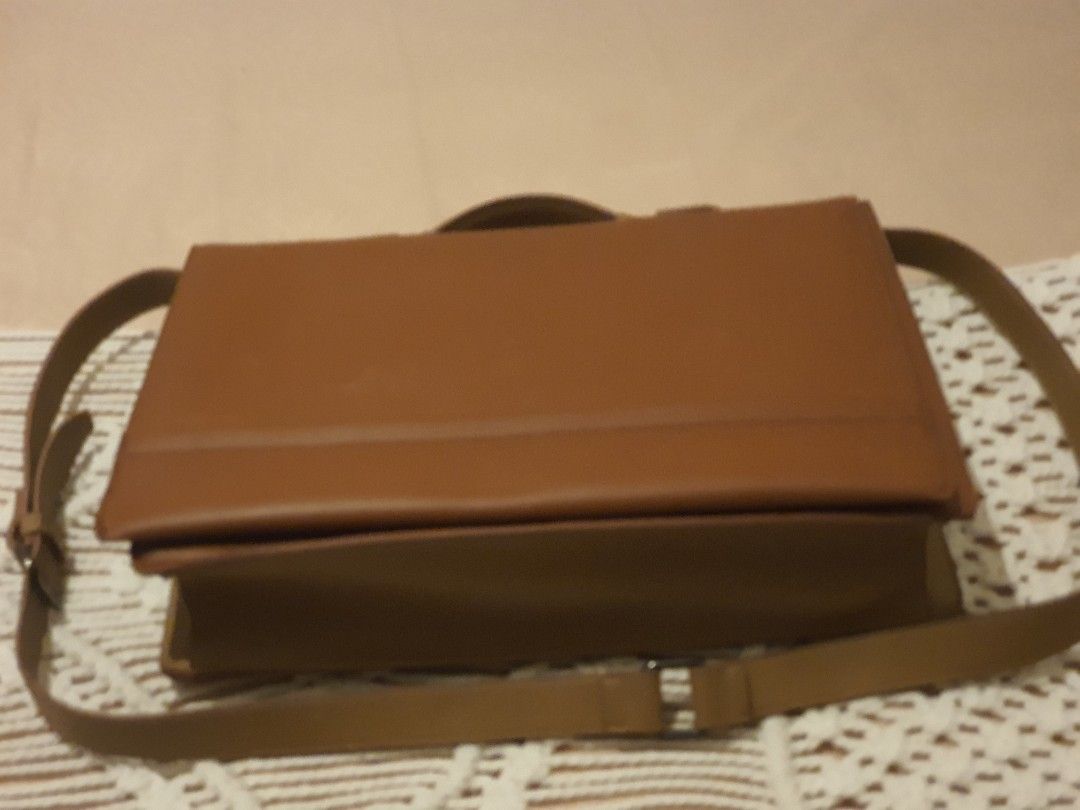 ZALORA MESSENGER LEATHER BAG BUKAN AESTHETIC PLEASURE KAYNN