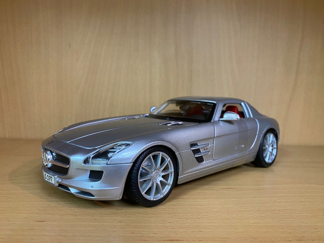 Mercedes SLS AMG Rouge Métal - Maisto 1/18 - Miniature Neuve En Boîte