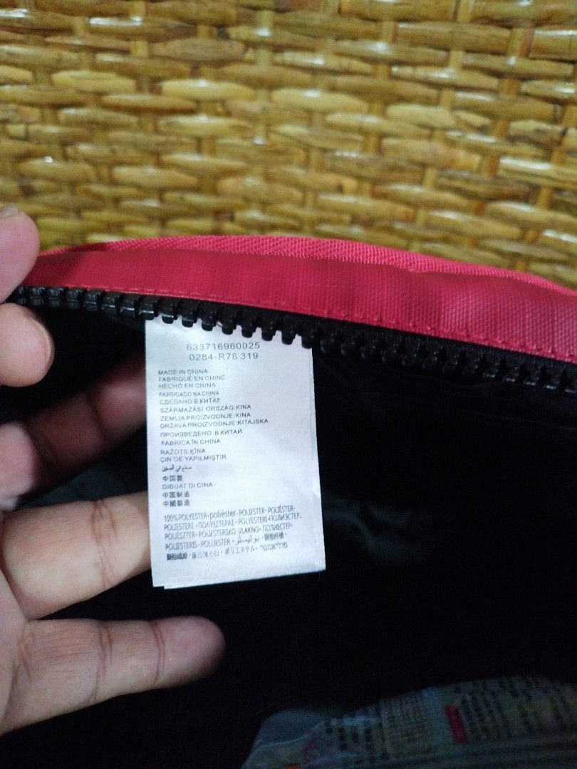 air jordan (Category: Cross-body Bags) located in Santiago. Submitted by rhosphy (Listing ID 1201682575, Image 2). Description: .