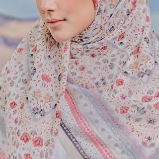 (Category: ) located in . Submitted by dyan.shop (Listing ID 1201672225, Image 1). Description: .