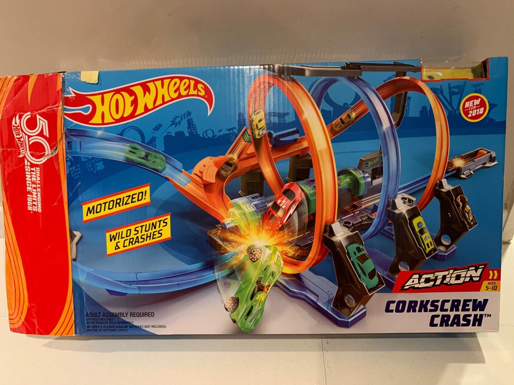 As good as new HOT WHEELS corkscrew crash