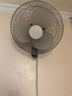 Asahi Wall Fan with remote
