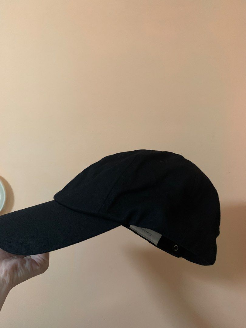Beaming Effect Cap (Category: Caps & Hats) located in Singapore. Submitted by bunnnyx (Listing ID 1201695768, Image 2). Description: Brand new, never worn before but has a bit of stain at the back.