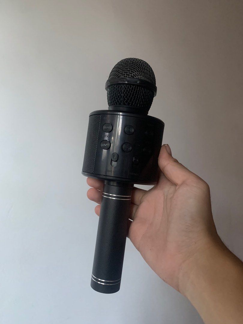 Black Bluetooth Wireless Microphone Speaker (Category: Microphones) located in Santa Ana. Submitted by PAMPANGA.LOCATION (Listing ID 1201690372, Image 1). Description: used once.