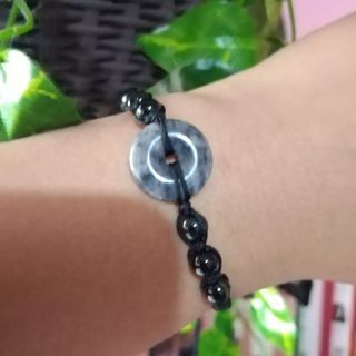 Black jade string bracelet