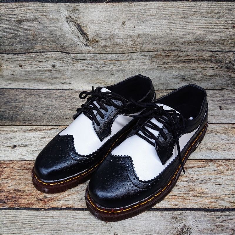 BRAND NEW Sepatu Docmart Wingtip Black White Unisex by