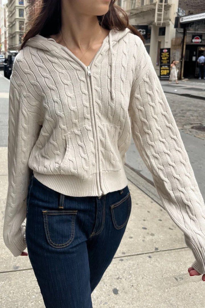 Brandy Melville Ayla Cable Knit Zip-up Sweater 麻花針織外套, 女裝, 上衣, 長袖衫-  Carousell