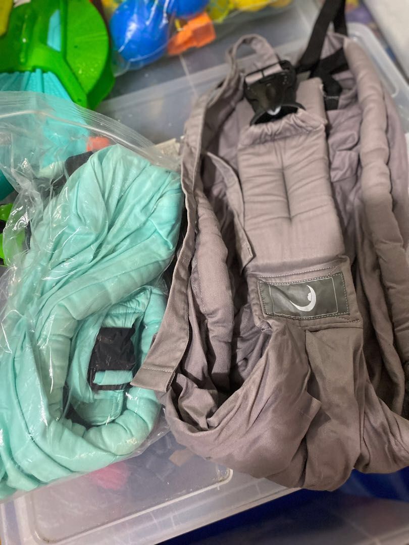 Carriers 1k each (Category: Carriers & Slings) located in Antipolo. Submitted by puzzleaddict (Listing ID 1173672326, Image 1). Description: Baby bjorn, organic sling.