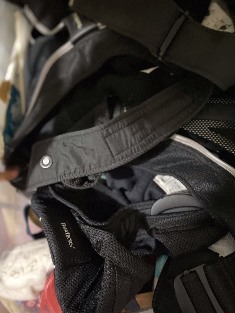 Carriers 1k each (Category: Carriers & Slings) located in Antipolo. Submitted by puzzleaddict (Listing ID 1173672326, Image 3). Description: Baby bjorn, organic sling.