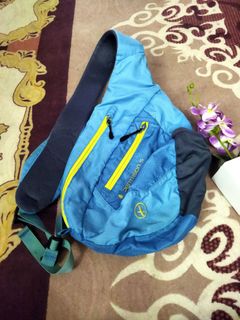 (Category: ) located in . Submitted by syashop_preloved (Listing ID 1201722200, Image 1). Description: .