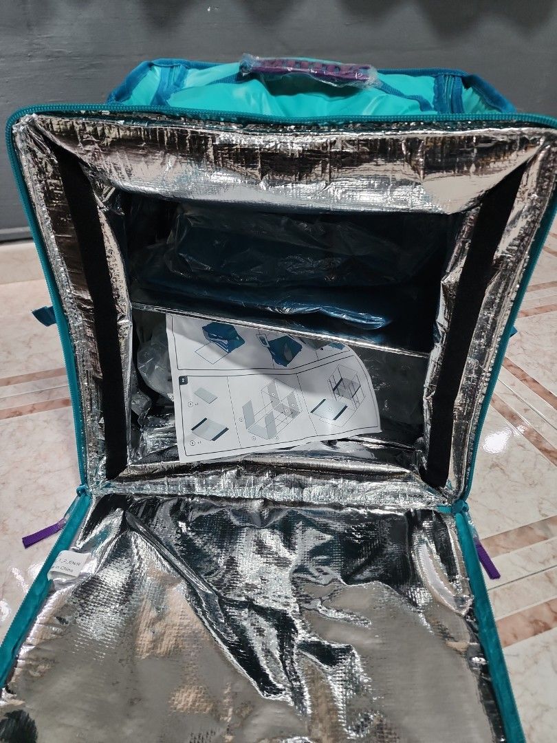 Deliveroo thermal bag, Men's Fashion, Bags, Backpacks on Carousell