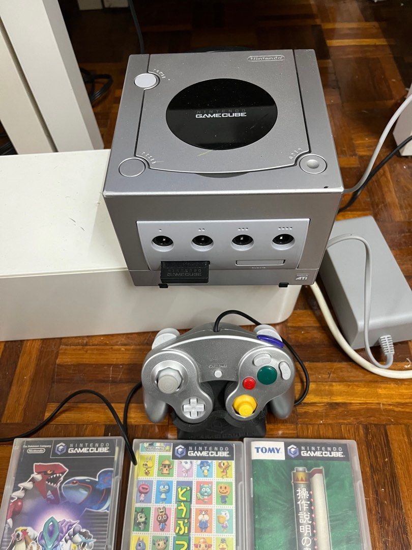 NINTENDO GAMECUBE JP VERSION WITH CONTROLLER AND 6 GAMES, Video 