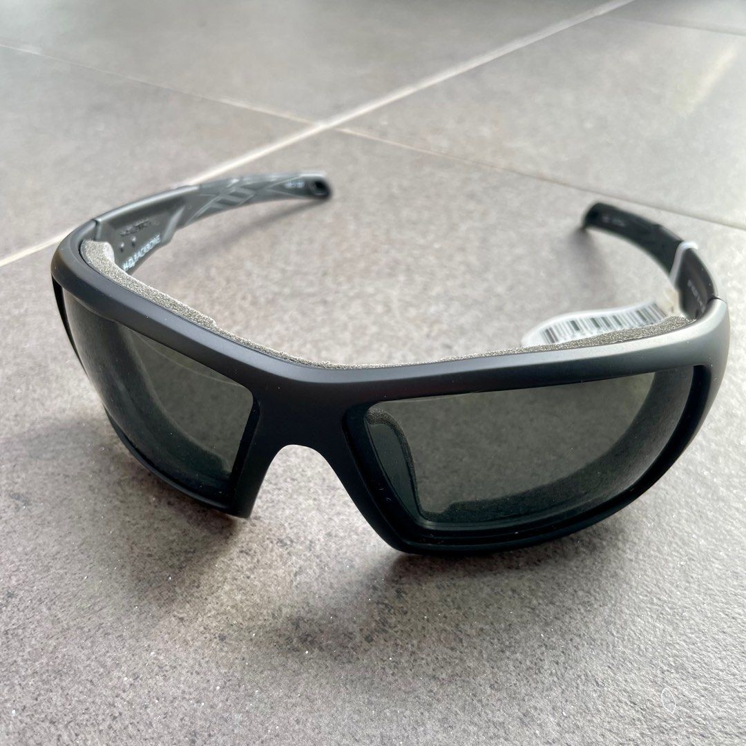 Harley Davidson Men s Backbone Sunglasses Gray Lens Matte Black