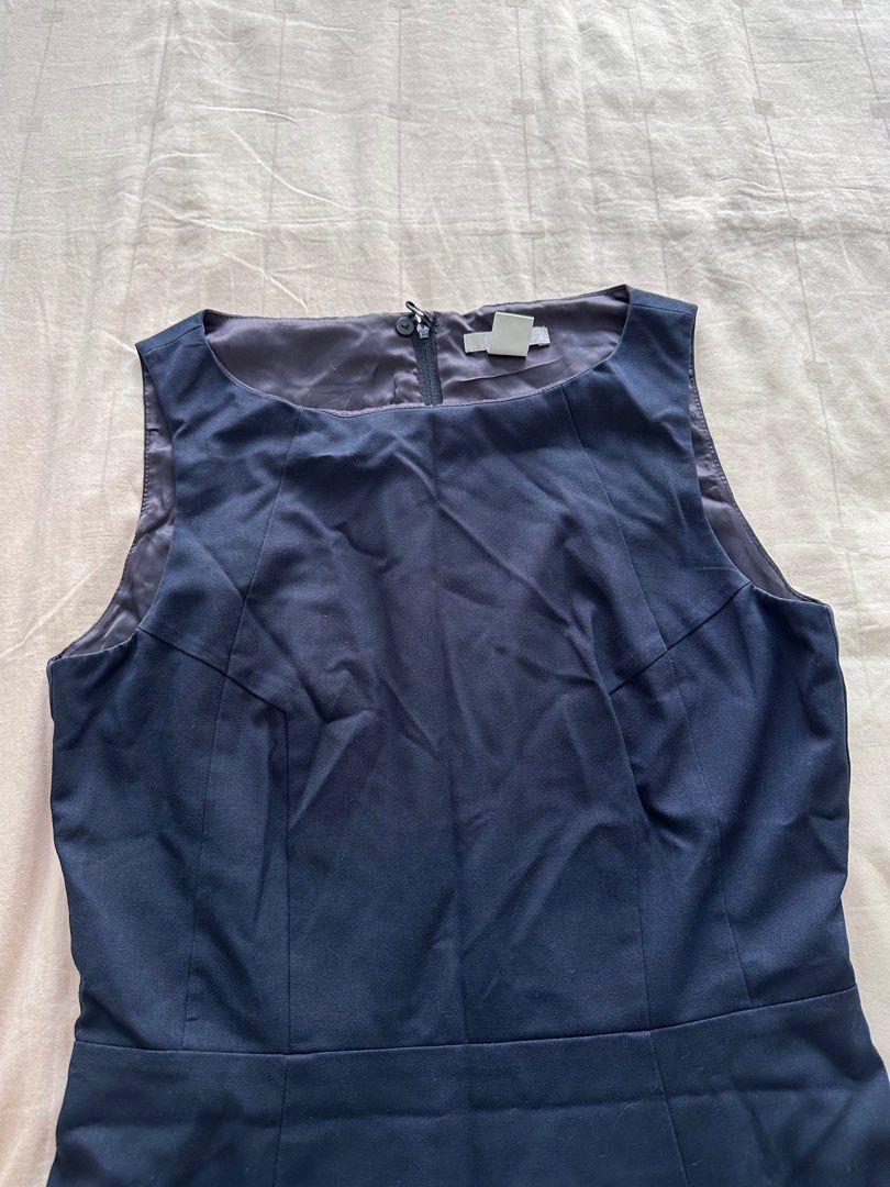 H&M Navy Blue Midi Dress (Category: Dresses) located in Makati City. Submitted by cbcchua (Listing ID 1201735785, Image 3). Description: H&M Navy Blue Dress RFS: it does not fit me anymore..