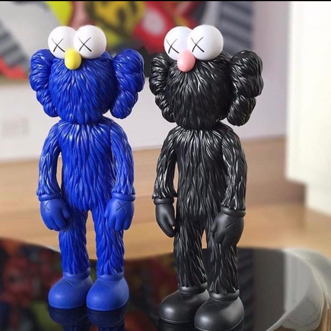 SOLD OUT Brand New Genuine Kaws BFF MOMA Exclusive Vinyl Figure Blue Supreme