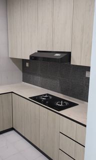 KITCHEN CABINETS UPPER AND BOTTOM + QUARTZ STONE KITCHEN TOP JOHOR