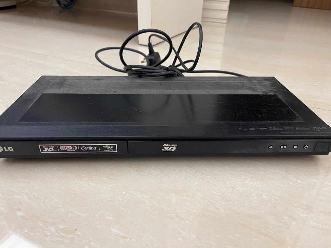 LG DVD 3D Blu Ray Player model BD670, 家庭電器, 電視 & 其他娛樂, 藍光及播放器 Carousell