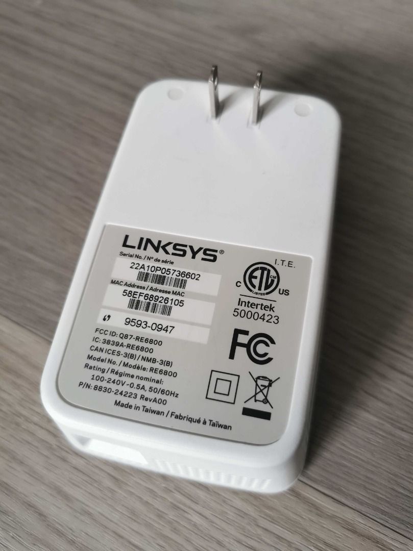 Linksys Wi-Fi Range Extender RE6800 (Category: Networking) located in Quezon City. Submitted by r.ruste (Listing ID 1201723954, Image 3). Description: Model: Linksys Wi-Fi Range Extender RE6800 Condition: Like new Please check online for product features and functions. Thank you! .