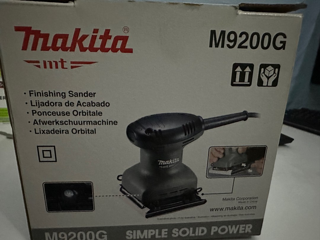 Makita M9200G finishing sander, Furniture & Home Living, Home