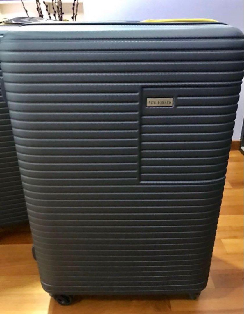 New yorker 28 inch luggage store