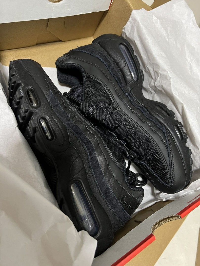 airmax95 essential triple black