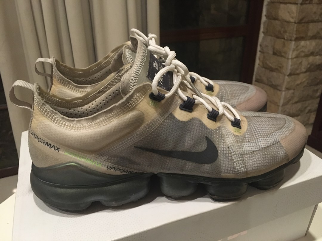 Nike air vapormax 2019 moon particle men's shoe discount