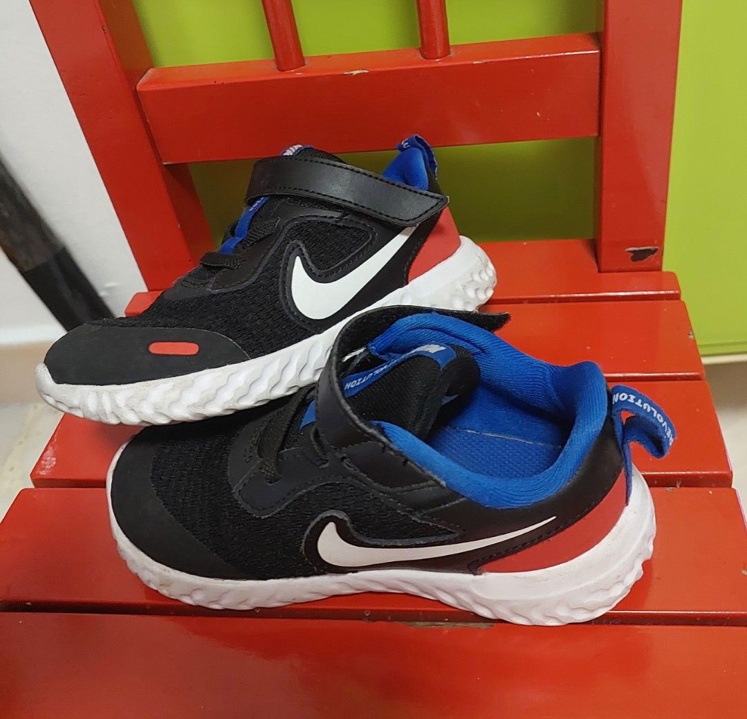 Nike kids sz 26