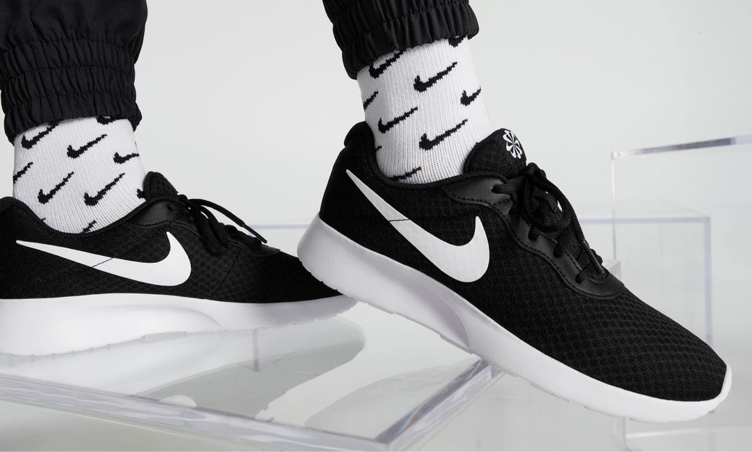 White tanjun hotsell nike mens
