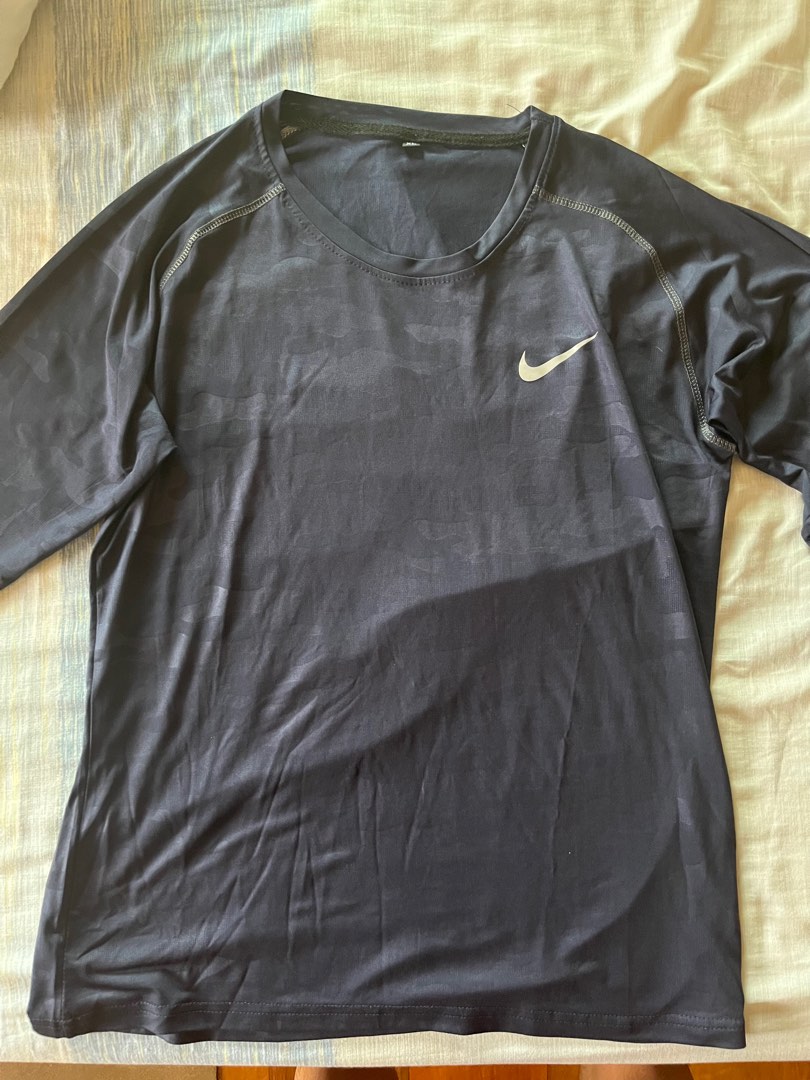 Nike Rashguard Men, Men's Fashion, Activewear on Carousell