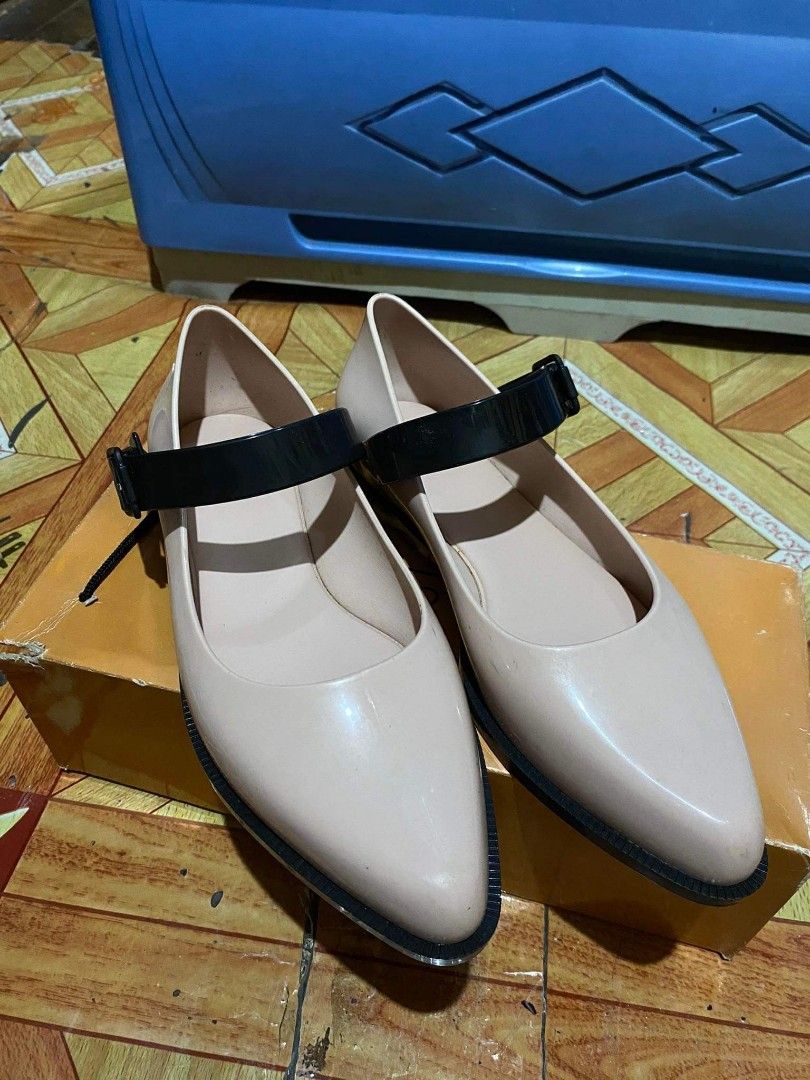 Original Melissa Shoes (Category: Shoe inserts) located in Navotas City. Submitted by piozonvhon (Listing ID 1201660713, Image 2). Description: .