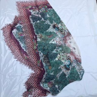 PO GUCCI ANIMALS IN THE FOREST SCARF MULTI COLORED WOMENS S:50”X50”