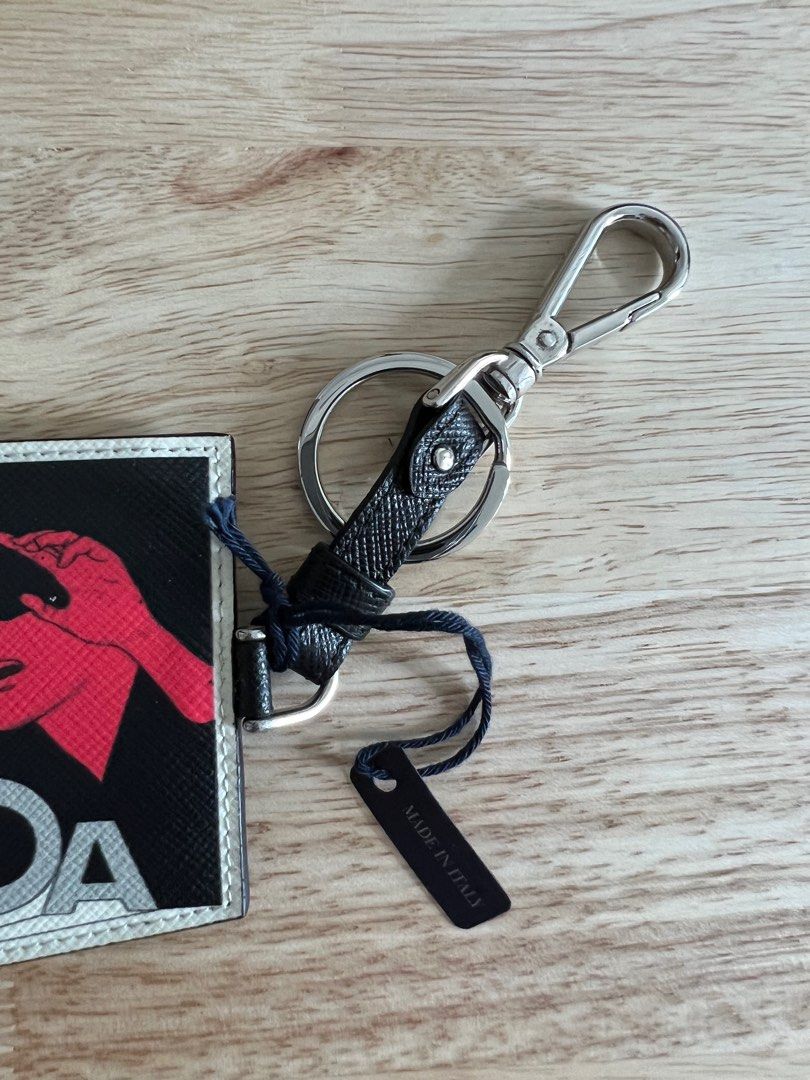 tag prada