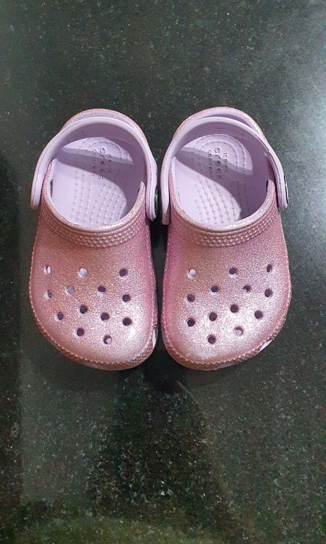 Girls crocs new arrivals size 6