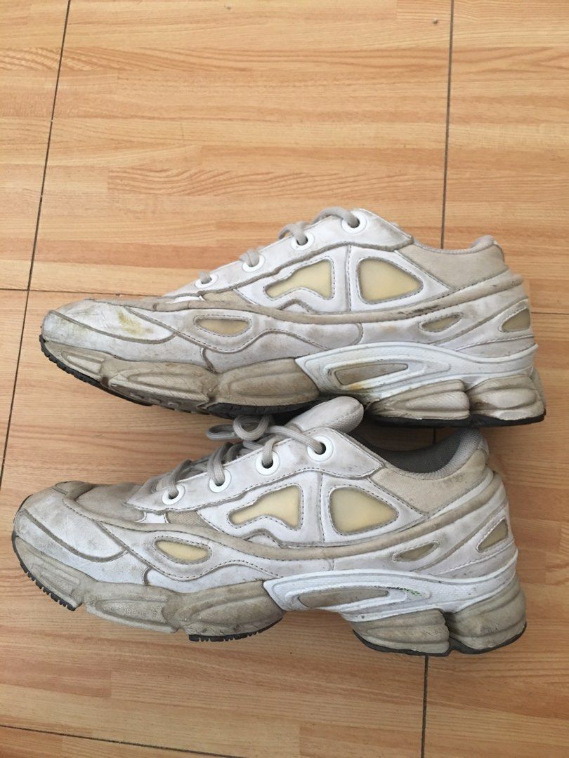 RUSH! Raf Simons Ozweego 3 (White), Men's Fashion, Footwear, Sneakers on  Carousell