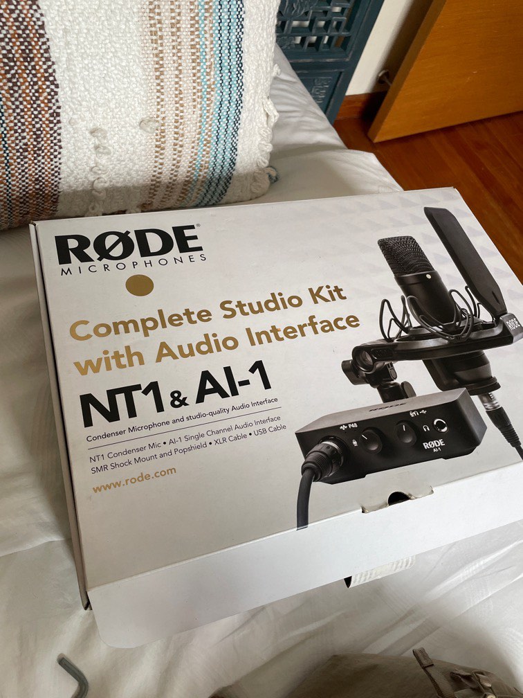 Rode complete studio kit with audio interface ( NT1 and AI1), Audio