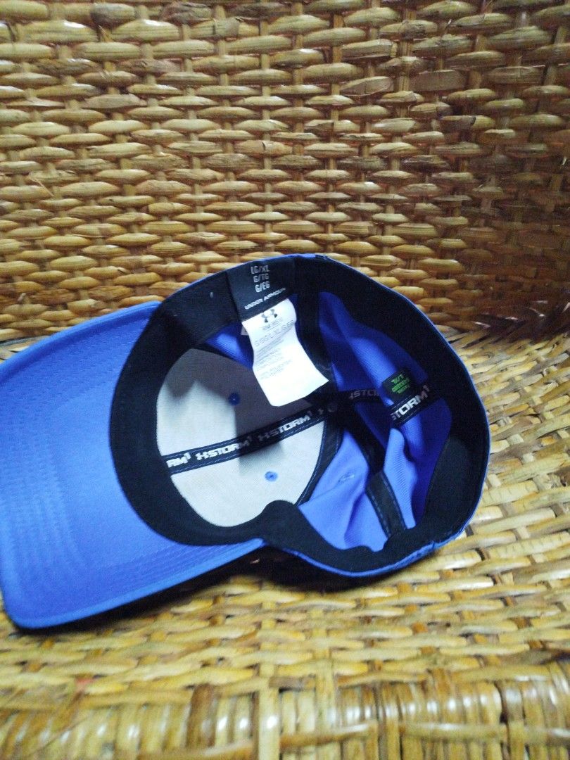 under armour (Category: Caps & Hats) located in Santiago. Submitted by rhosphy (Listing ID 1201666795, Image 3). Description: .