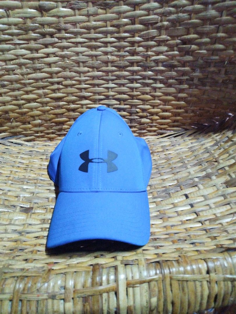 under armour (Category: Caps & Hats) located in Santiago. Submitted by rhosphy (Listing ID 1201666795, Image 2). Description: .