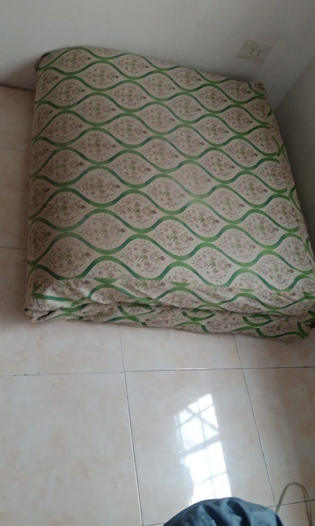 URATEX FOAM (6X38X75) 2ND HAND, Furniture & Home Living, Furniture, Bed