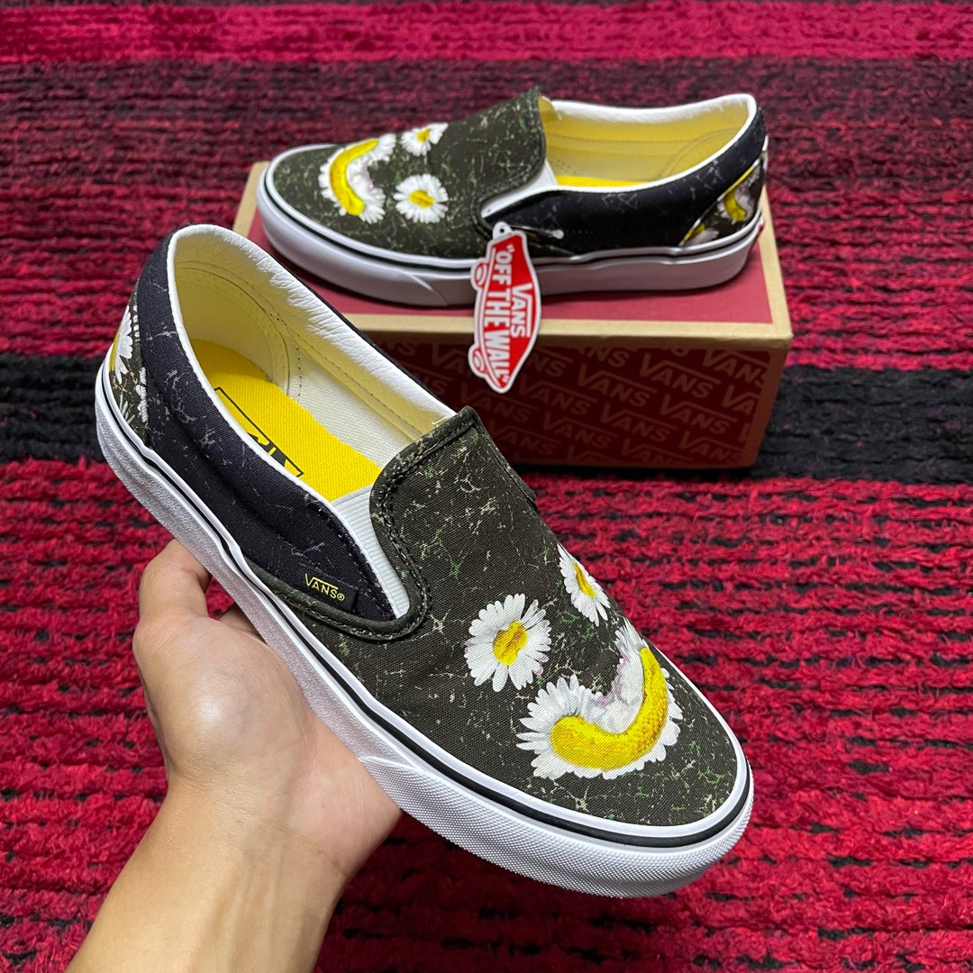 Daisy slip top on vans