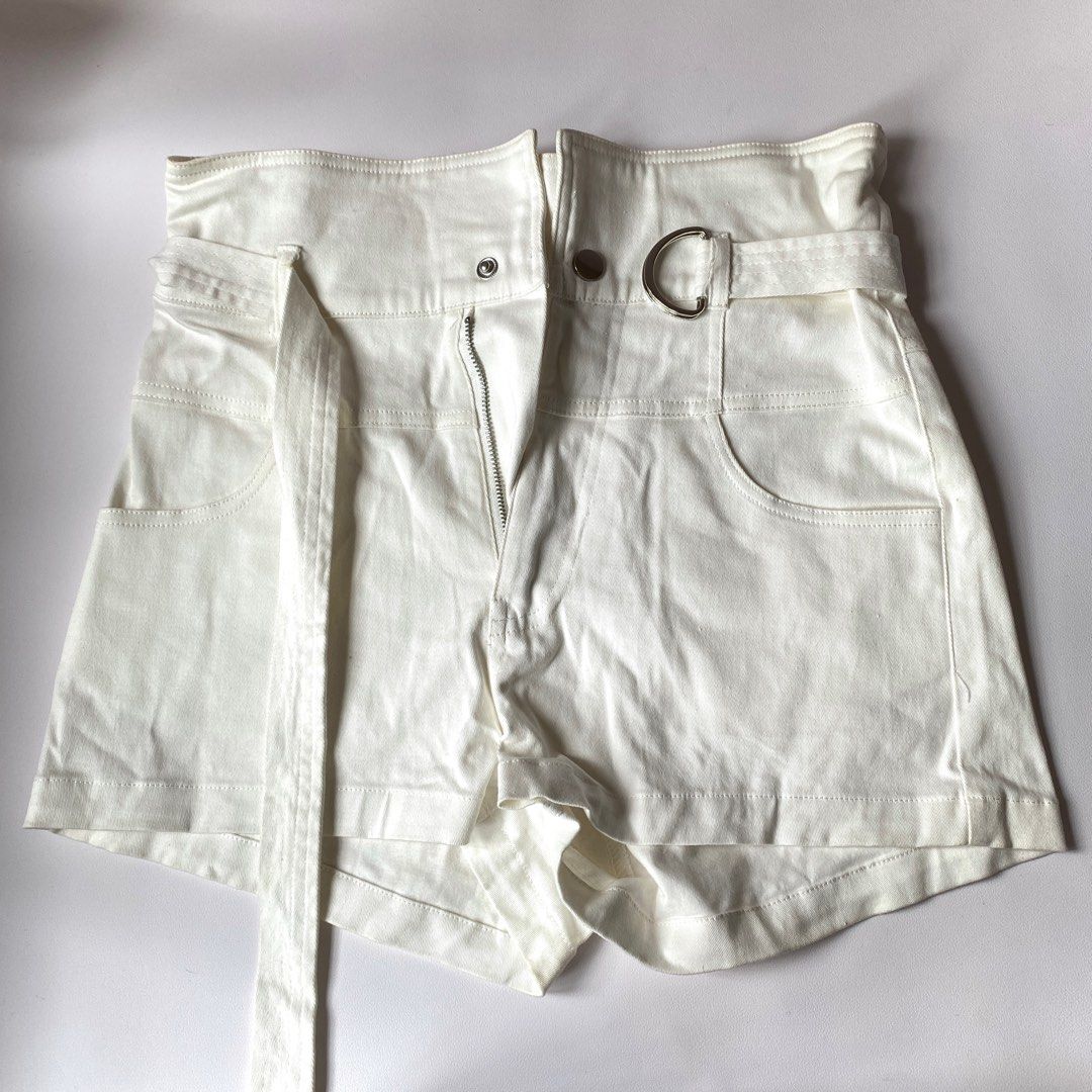White shorts cheap with belt