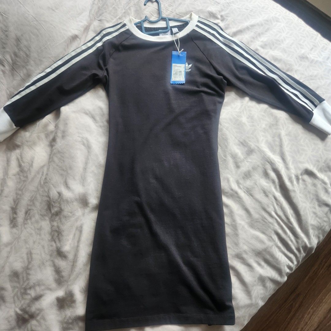 Adidas 3 stripes dress DV2567