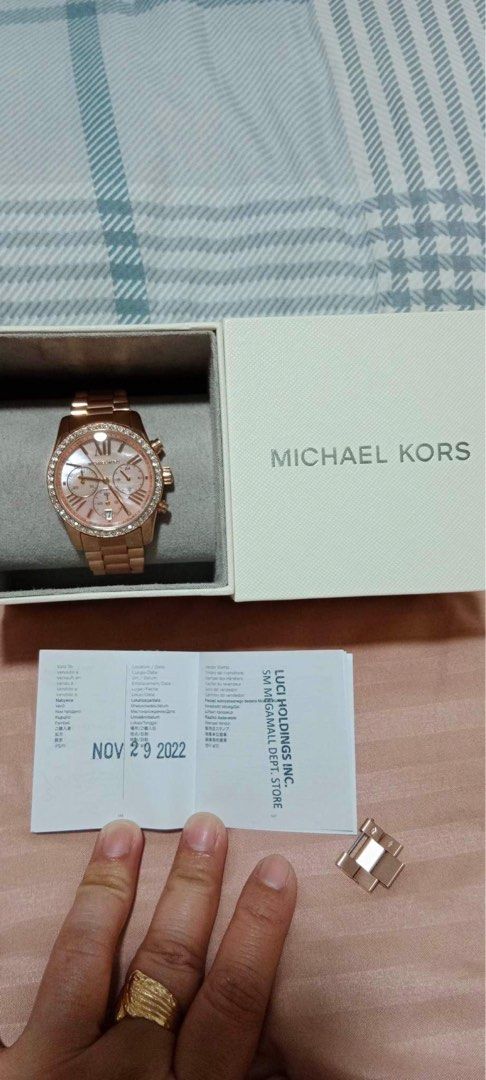 AUTH: Michael Kors Rose Gold metal Watch, Women's Fashion, Watches &  Accessories, Watches on Carousell