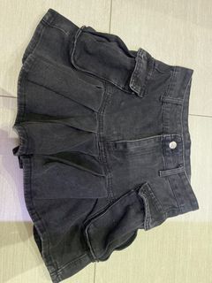 (Category: ) located in . Submitted by ur_closet (Listing ID 1202051720, Image 1). Description: .