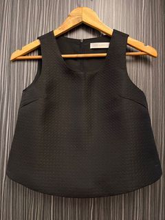 Black semi crop top