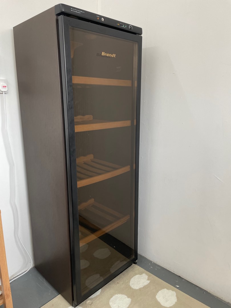 Brandt full size wine chiller, TV & Home Appliances, Kitchen Appliances