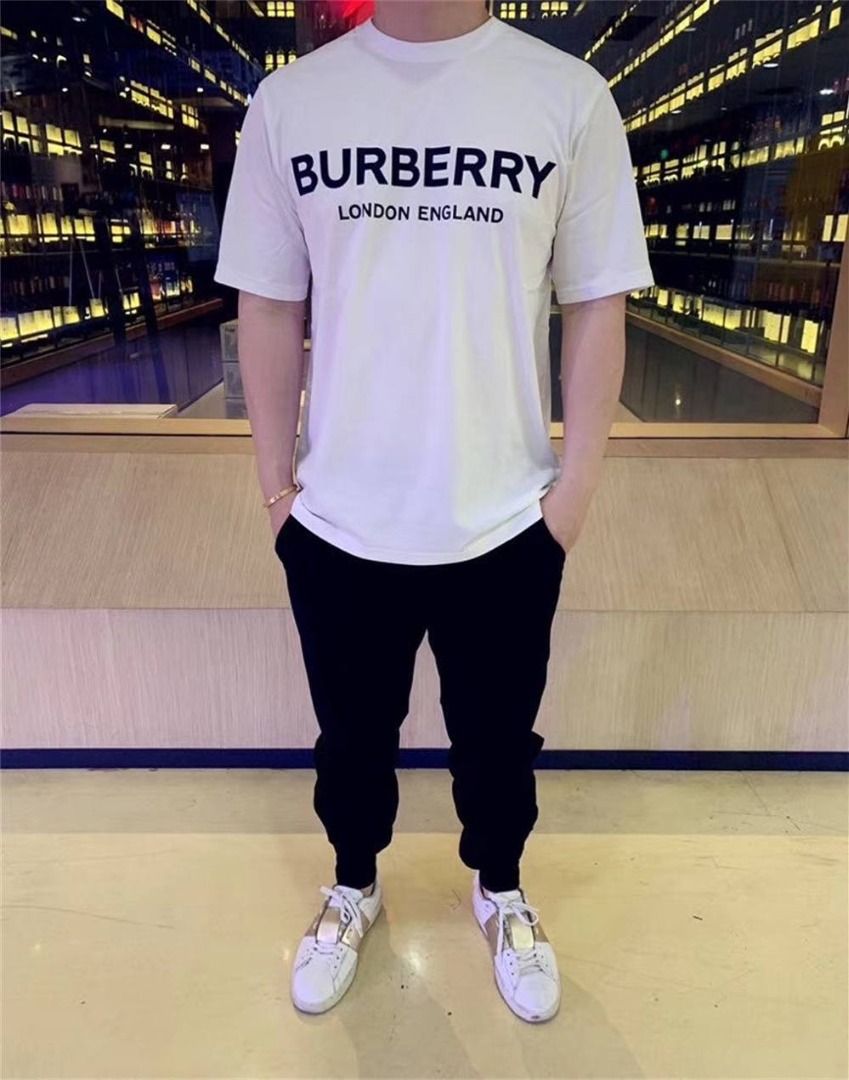 Burberry London England Oversized T-Shirt , Men's Fashion, Tops & Sets,  Tshirts & Polo Shirts on Carousell