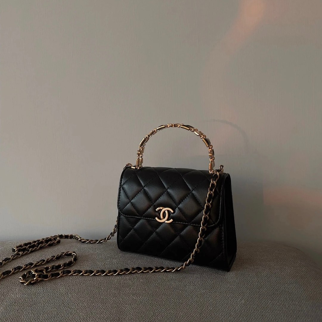 Chanel enamel bag top