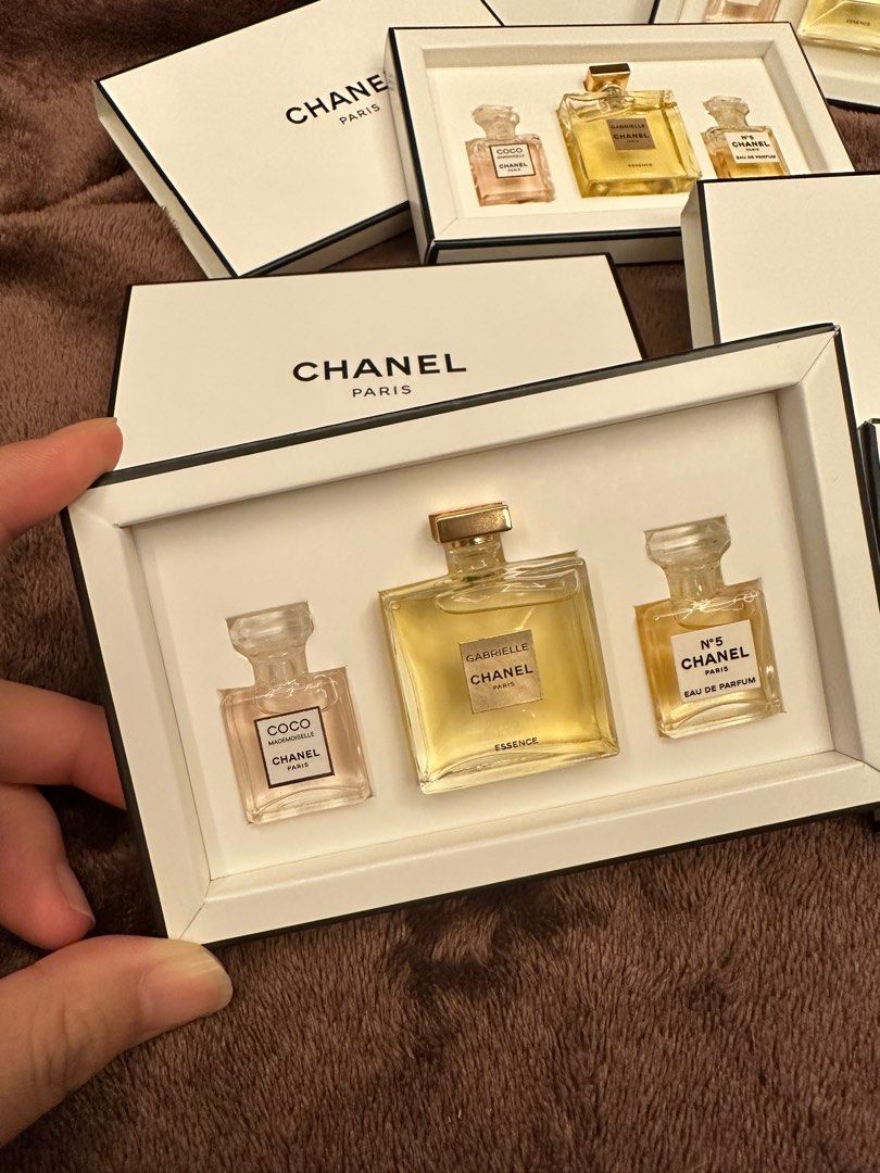 Chanel mini perfume set