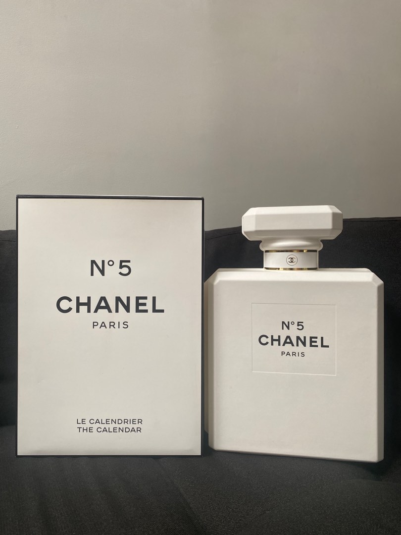See Whats Inside Chanels No5 Advent Calendar  POPSUGAR Beauty