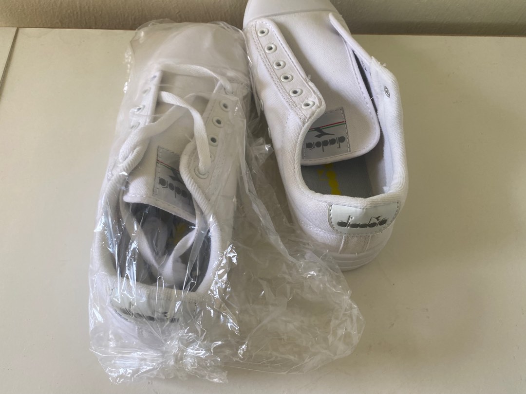 Diadora school top shoes